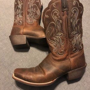 Women's Ariat Brown Oiled Rowdy Legend Boot 12B
